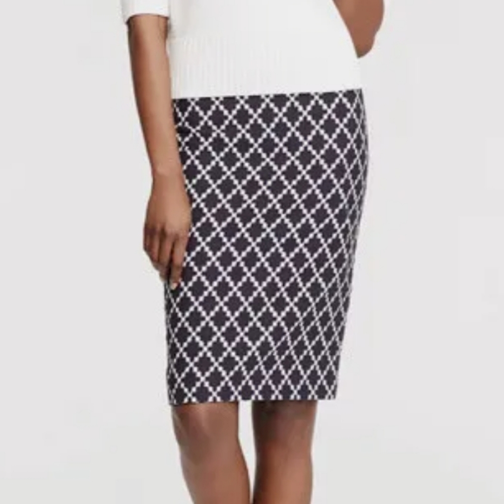 ANN TAYLOR Jacquard Diamond Pencil Skirt